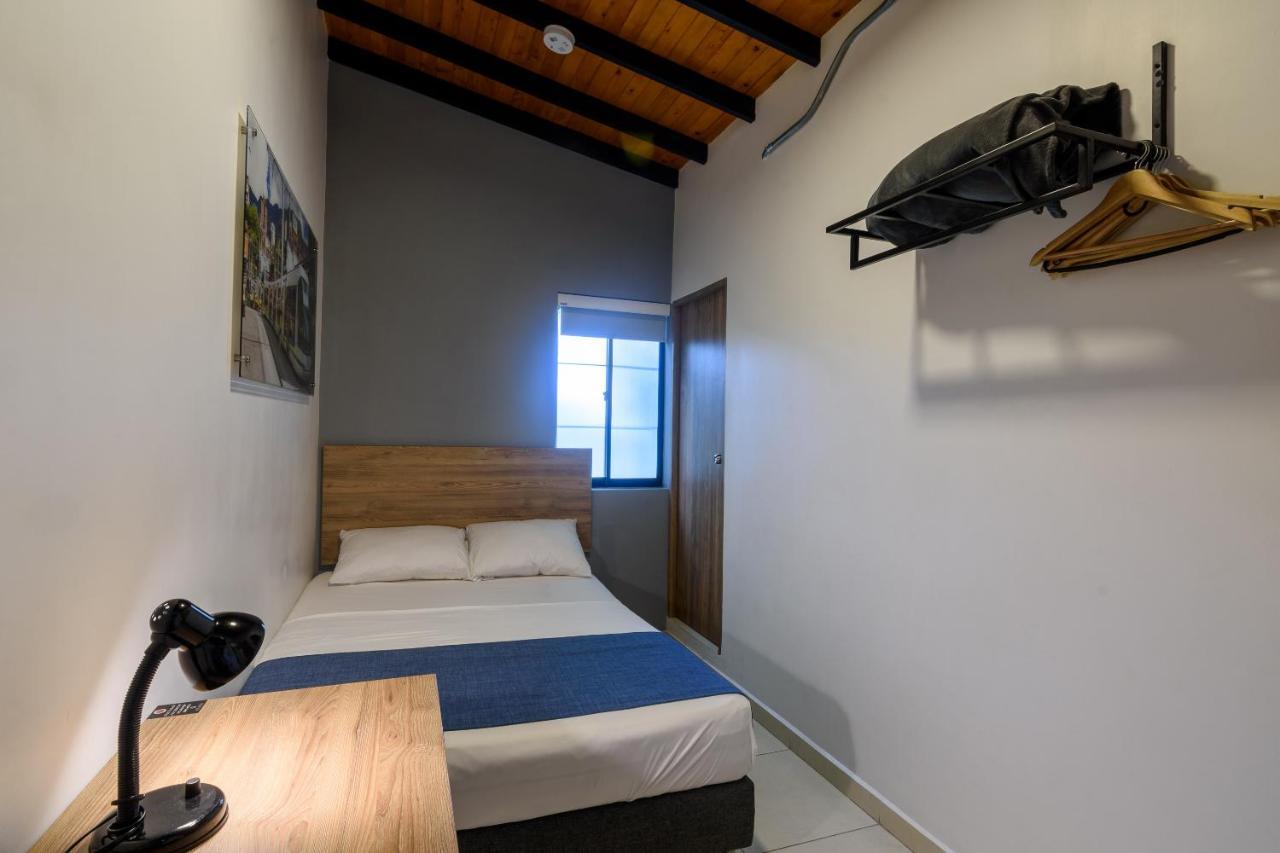 Med La Palma Hotel Medellin Bagian luar foto