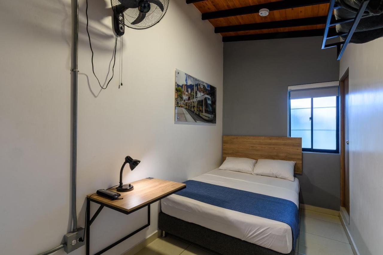 Med La Palma Hotel Medellin Bagian luar foto