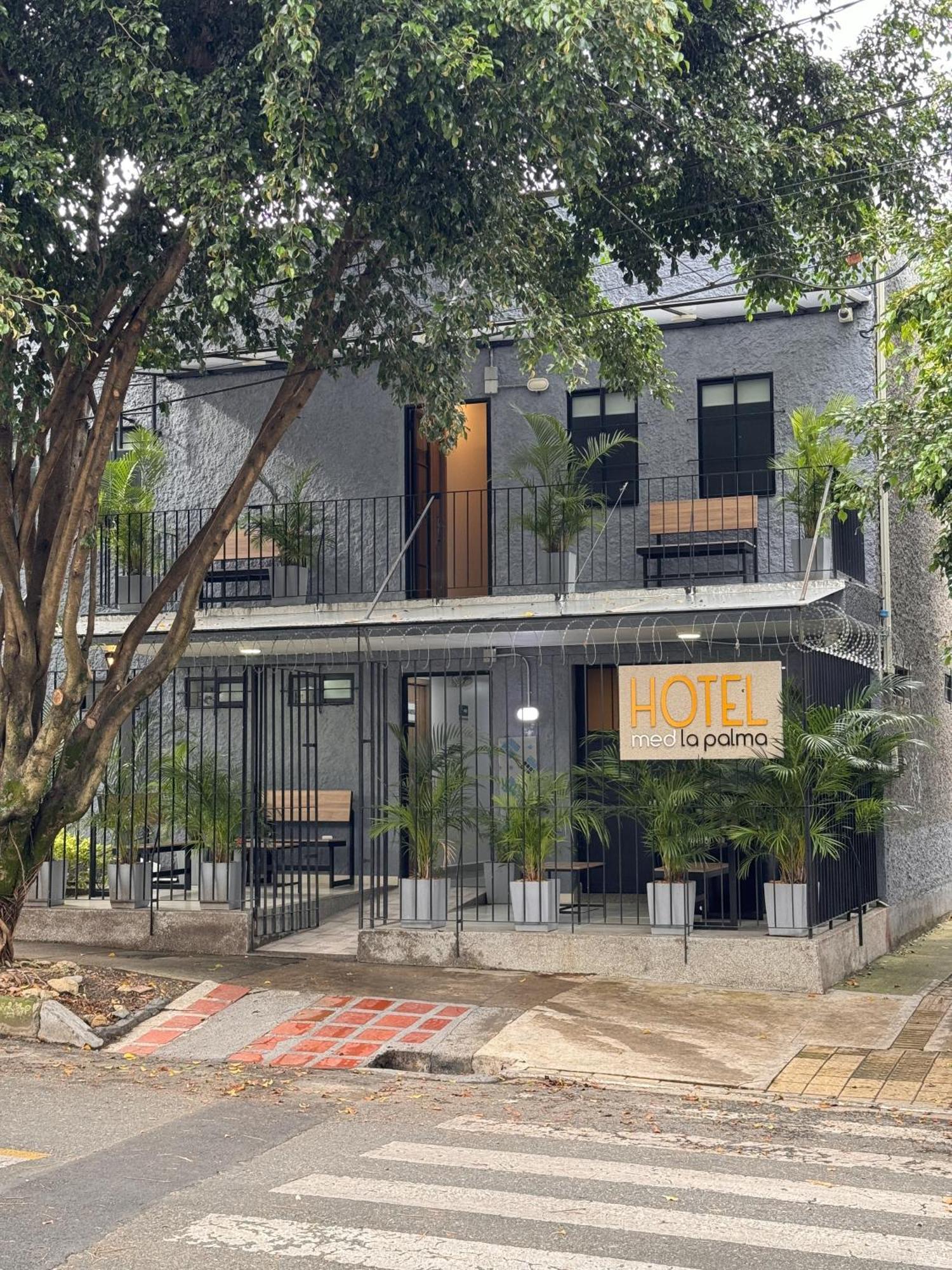 Med La Palma Hotel Medellin Bagian luar foto